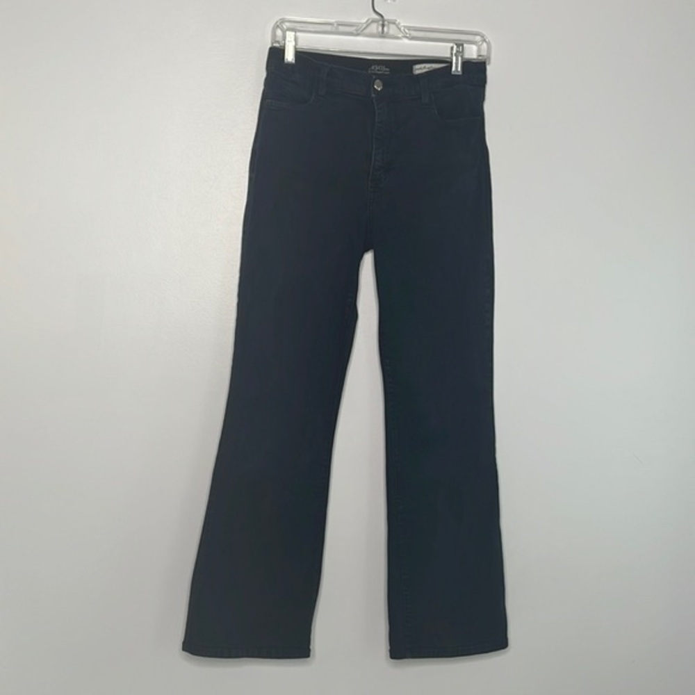 NYDJ dark wash boot cut with embellished back pockets style P700R23 size 8P